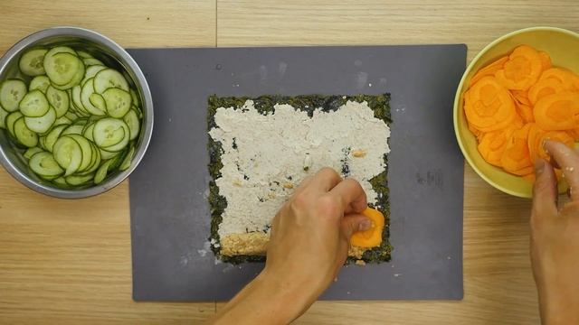 Роллы с огурцом, морковкой, семечками и пшеницей смотреть онлайн