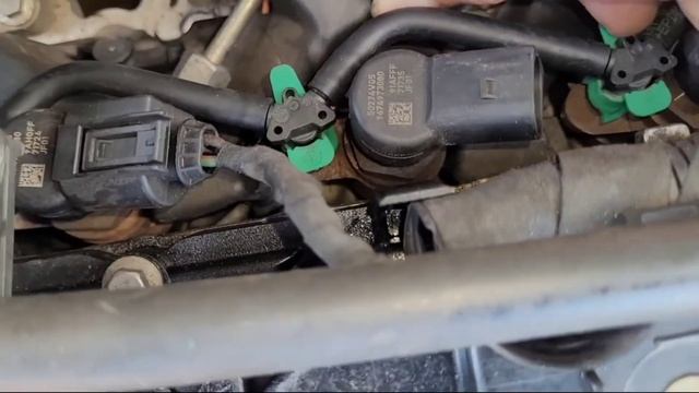Volvo V50 Fuel injector removal 1.6 D2 (Ford, Peugeot, Citroën, Renault 1.6 Diesel) смотреть онлайн