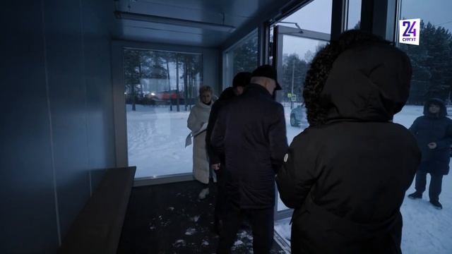 По запросам жителей. В Угуте заработала теплая остановка смотреть онлайн