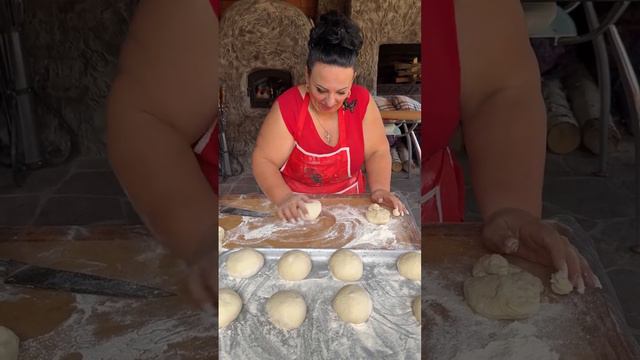 АРМЯНСКИЙ ЛАВАШ. ЛАВАШ ОТ АРУСИ КАВКАЗ. Лаваш в тандыре. Готовлю с любовью! Встречаю гостей 🤗❤️ смотреть онлайн