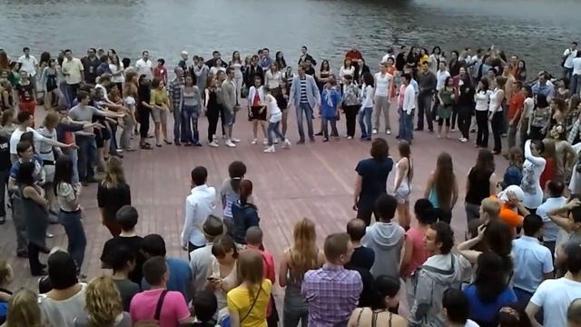 Conga на Мосту, Пушкинская набережная, г. Москва 16 июня 2012 смотреть онлайн