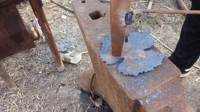 Виноградная Эпопея! Виноград своими руками . Ковка винограда, листьев, лоза. смотреть онлайн