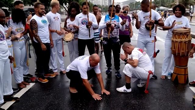 Centro Cultural Alforria Brasil Capoeira ✔Mestre Arraia - Contramestre Artefato смотреть онлайн