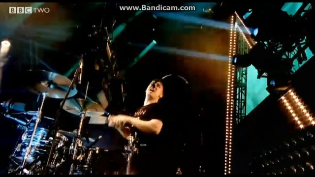Arctic Monkeys - I Bet You Look Good On The Dancefloor @ Glastonbury 2013