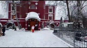 Антон и Виктория Макарские-Церковь при дороге