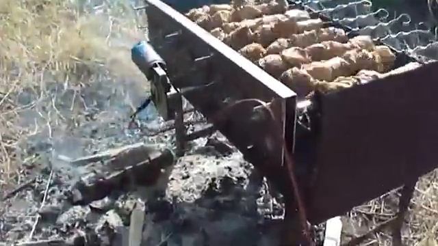Мангал сам переворачивает шашлык смотреть онлайн