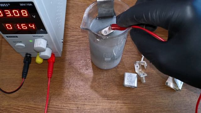 Снятие посеребрения электролизом в растворе нитрата аммония#chemistry #серебро смотреть онлайн