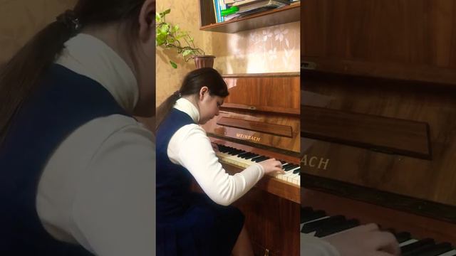 Шарипова Севара 12 лет. ЭтюдыЧерни номер 16 и 29,опус 299. смотреть онлайн