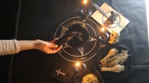 Чистка,отливка,вас,мужчины.Смотрим на воске и таро,что делал враг,соперница.