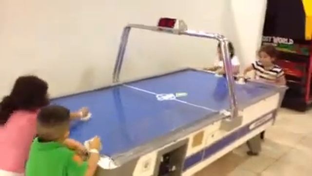 Air hockey death match смотреть онлайн