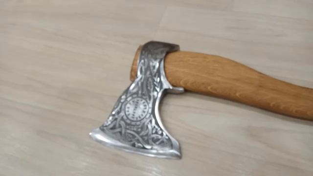Красивый топор СССР на топорище из дуба смотреть онлайн