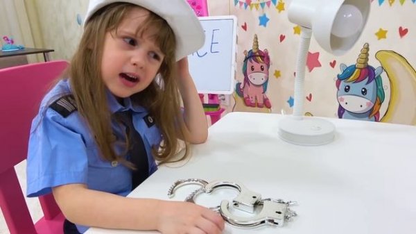 Ева и игры с мамой