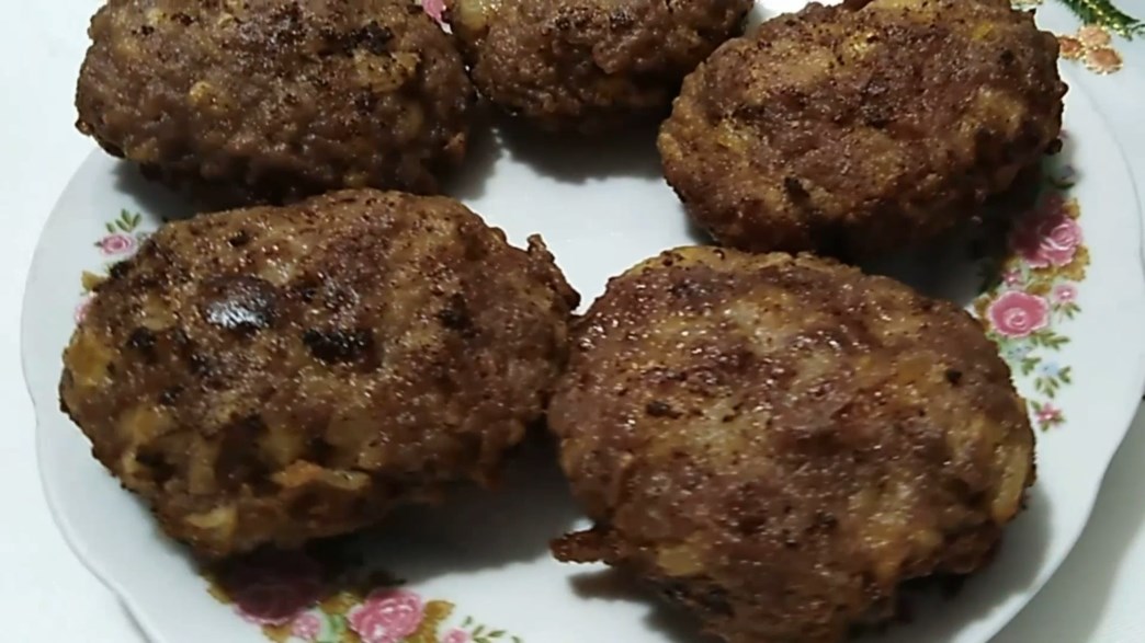 Необычайно вкусные и сочные котлеты без хлеба. Рецепт котлет с картофелем смотреть онлайн