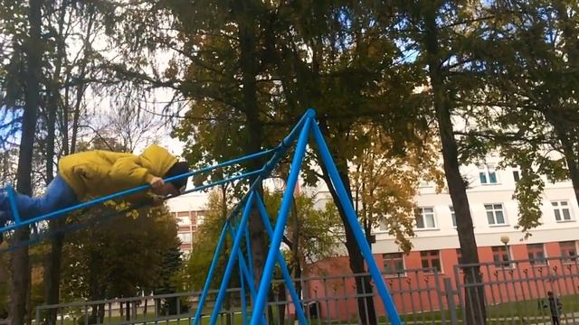 Солнышко на качелях!!! смотреть онлайн