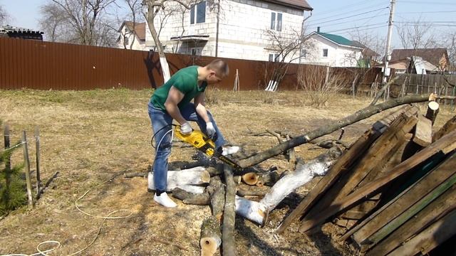 АВАРИЙНЫЙ ДАЧНИК: СЕРИЯ 1: КОЛКА И ПИЛКА ДРОВ смотреть онлайн