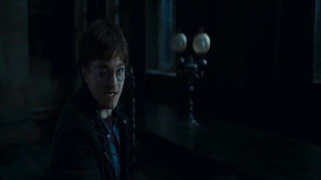 Почему Гарри выжил в Запретном Лесу и битве за Хогвартс? смотреть онлайн