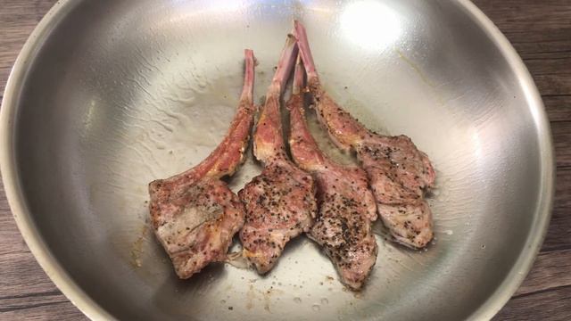 Garlic and Rosemary Lamb Chops 香煎迷迭香蒜羊排 смотреть онлайн