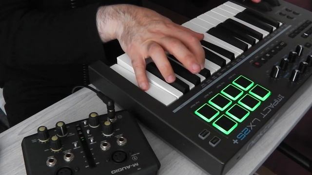 Nektar LX25plus M-Audio MTrack Ploytec Leukos iKeyboard5X | Progressive Ambient for alone people смотреть онлайн