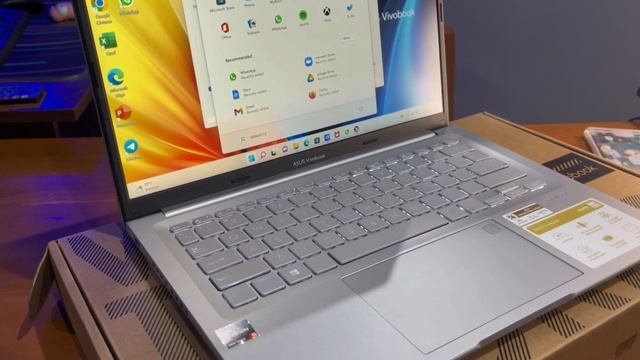 REKOMENDASI LAPTOP 8JUTAAN PALING WORT IT - ASUS VIVOBOOK 14X M1403Q смотреть онлайн