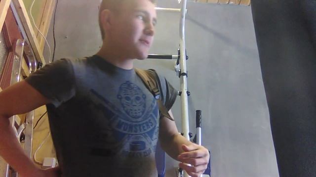 Подтягивания с дополнительным весом 16 кг.шок контент.21 кадр смотреть онлайн