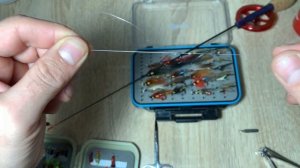 КАК СДЕЛАТЬ ОТВОДНЫЕ ПОВОДКИ . ДЛЯ ЛОВЛИ ХАРИУСА НА ТЕЧЕНИИ.