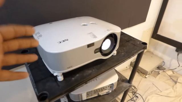 Our ALR screen paints make a ebay NEC $90 720p XGA without HDMI projector look amazing! смотреть онлайн