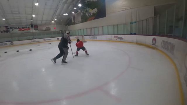 ПОДКАТКА ХОККЕИСТА ТРЕНИРОВКА С ХОККЕЙНЫМ ПАПОЙ хоккейный папа смотреть онлайн