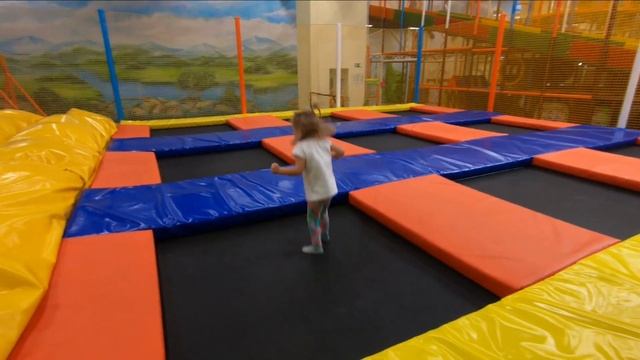 Отмечаем день рождения дочки - 2 года! В кругу семьи) смотреть онлайн