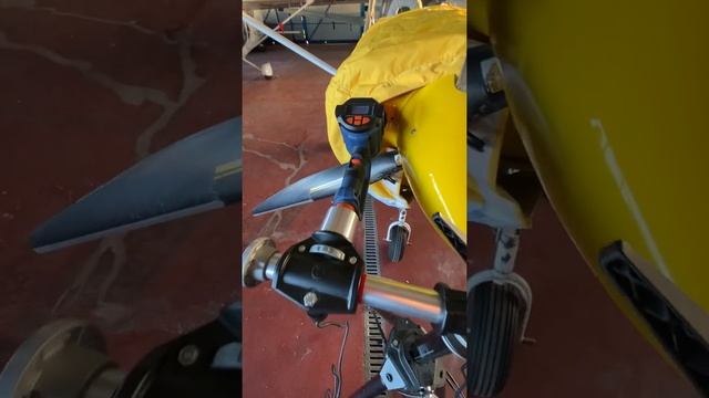Подогрев двигателя Rotax 912 ULS двумя строительными фенами. смотреть онлайн