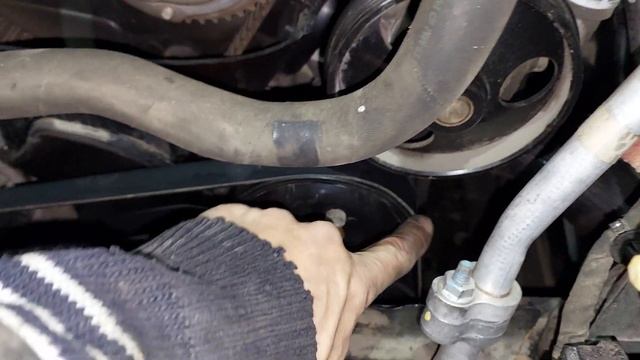 Как установить ремень генератора Chevrolet Cruz 2013 1.8