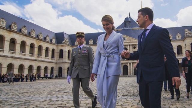 Леди Зеленская. Как одевается прелестная первая леди Украины смотреть онлайн