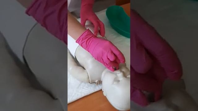 Відсмоктування слизу з верхніх дихальних шляхів смотреть онлайн