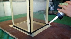 Как сделать АКВАРИУМ СВОИМИ РУКАМИ за 5 минут! Самый ПРОСТОЙ И БЫСТРЫЙ способ склейки аквариума!