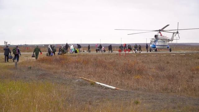 Мобилизованные из Ямальского района отправились в Салехардский пункт сбора смотреть онлайн