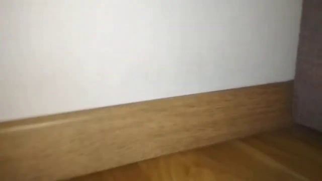 Построил базу из подушек в середине дивана! смотреть онлайн