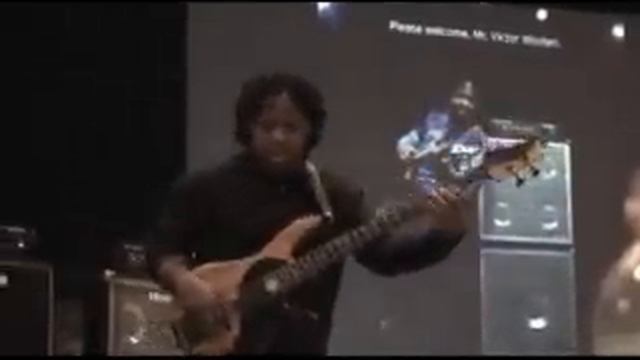 Hartke Welcomes Victor Wooten at NAMM 2009 смотреть онлайн