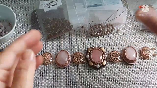 Передклка. Розовый кварц, жемчуг Сваровски, фурнитура.