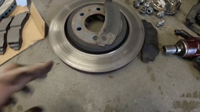 2010 Ford F-150. Замена передних тормоз. смотреть онлайн