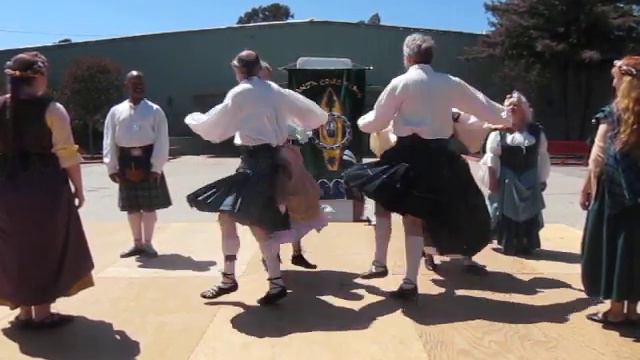 Santa Cruz Class of RSCDS-SF Branch dances Rose Garden 3rd time, day 2, Scottish Ren Fair смотреть онлайн
