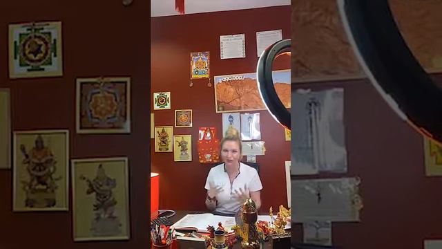 Не стоит выставлять низкого качества сувениры, которые продаются, как символы фэн шуй! смотреть онлайн