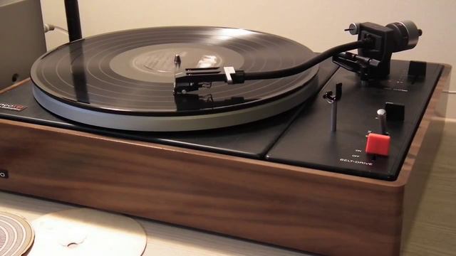 Little Green Apples - Louis Prima смотреть онлайн