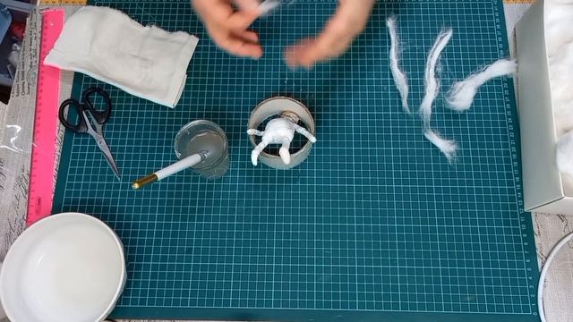 Зайка с воздушным шариком. Часть 2. Ватная игрушка для начинающих смотреть онлайн