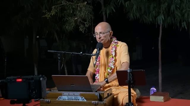 Бхакти Вигьяна Госвами в Гокуле на Говардхан-ретрите 2023