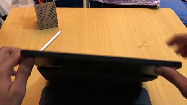 Issue With Logitech Slim Folio Keyboard смотреть онлайн
