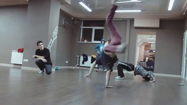 Skillz Dance School I Break dance I Томск смотреть онлайн