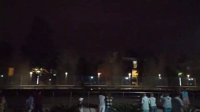 поющие фонтаны на набережной Адлер Сочи смотреть онлайн