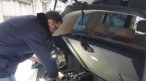 Резервный аккумулятор в Mercedes GLK искал его, а нашёл компрессор