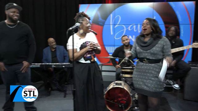 No one in the world is like Anita Baker, but Ife Jacobs hits all the right notes! смотреть онлайн