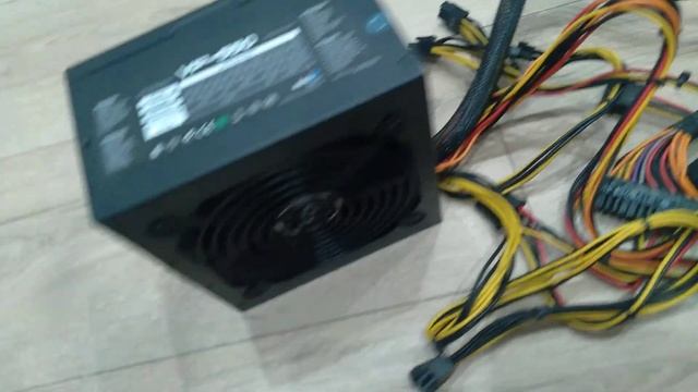 Обзор внешнего вида блока питания Aerocool VP 550 смотреть онлайн