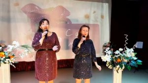 Наталья Гороховская и Людмила Байрамова песня "Спускается над озером закат"